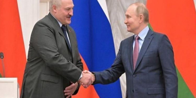 Rusya Belarus’a taktik nükleer silah konuşlandıracak